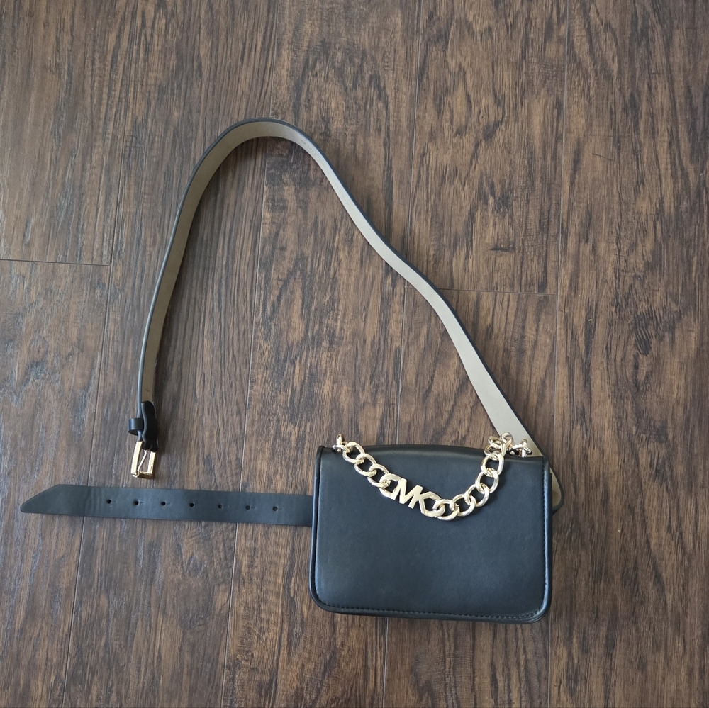 Michael Kors Black Belt Bag with Gold Chain - Picture 2 of 8